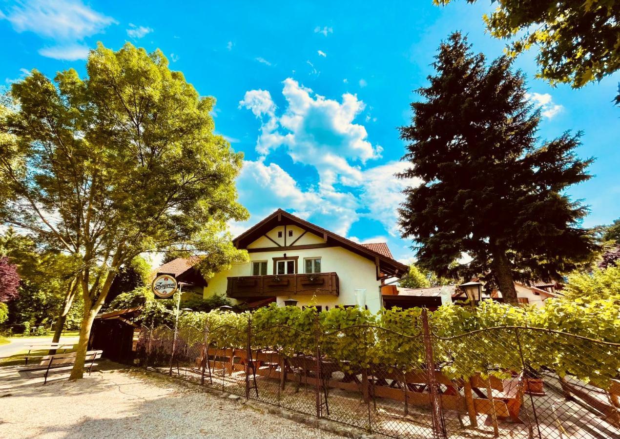 Sommer Panzio Balatonfoldvar Exterior photo